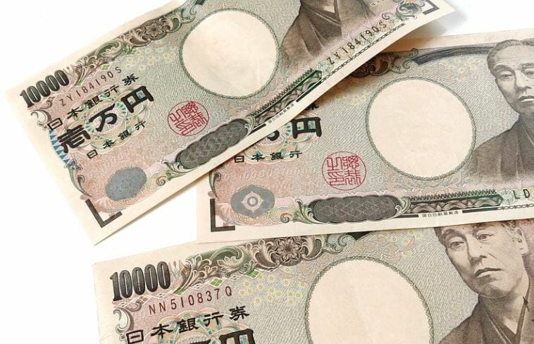 3枚の1万円札イメージ画像