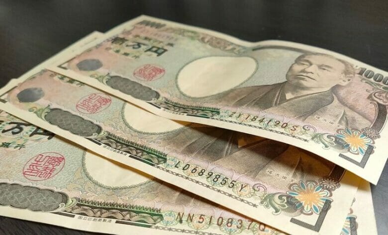 3枚の1万円札